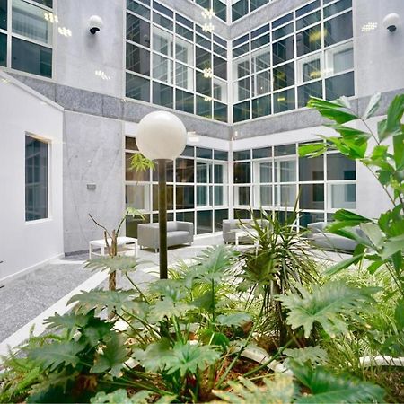 Two Bedroom - Central Peterborough Apartment - Bayard Apartments Exterior foto